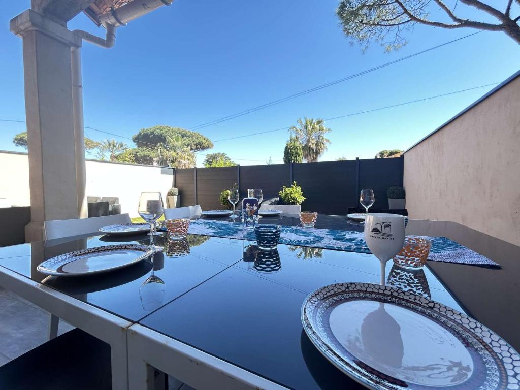 SM700-007 PINEDE SAINTE MAXIME Maison 5 pièces 8 couchages avec Piscine et parking - 3