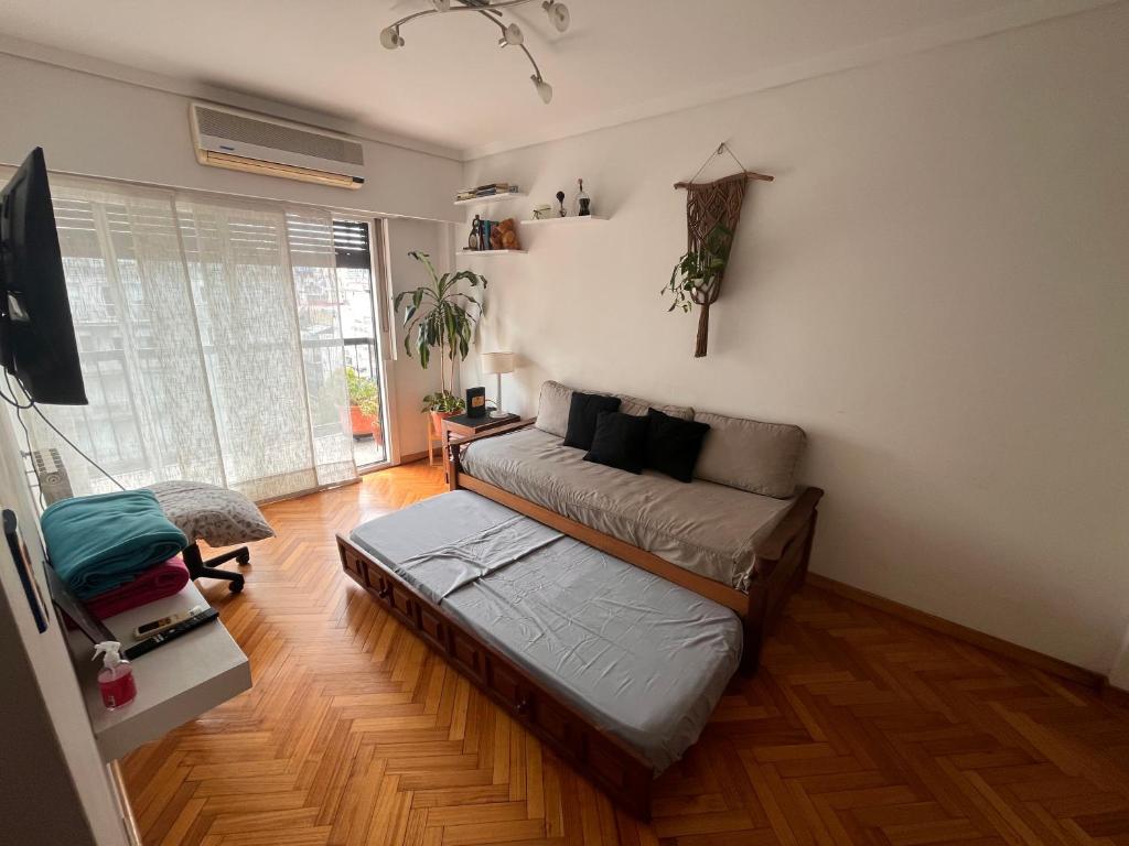 Balcony to the Boulevard, Light and Premium Location - 4