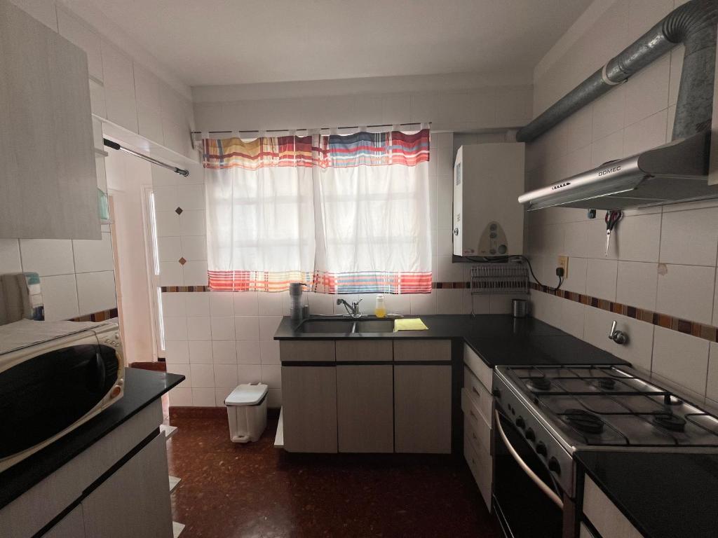 Balcony to the Boulevard, Light and Premium Location - 5
