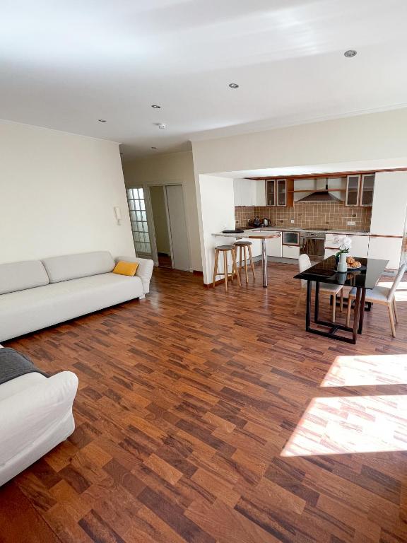 Hyper-centre, Air-conditioned apartment with balcony - 5