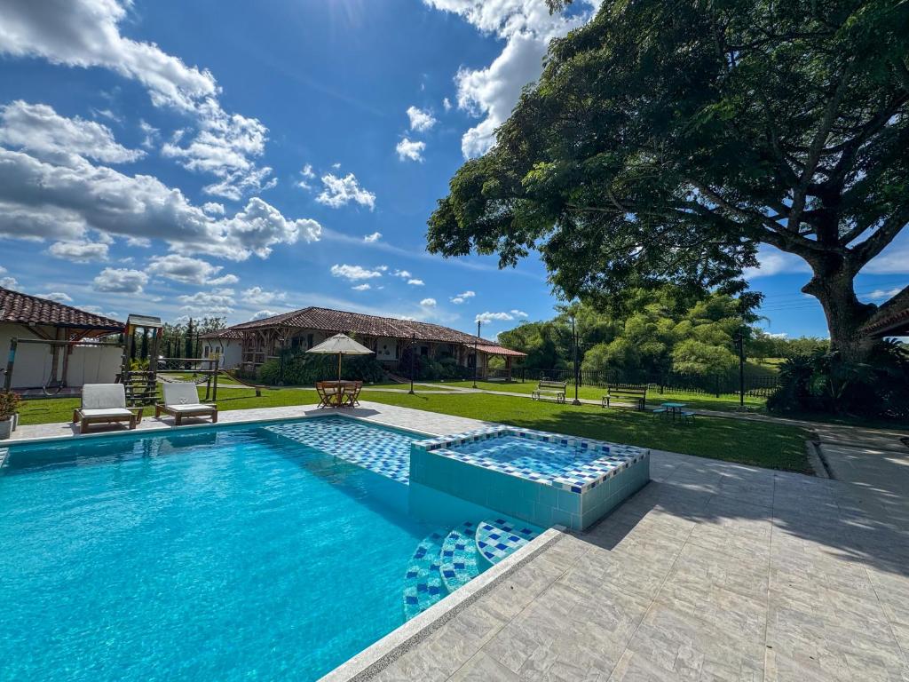 Casa campestre exclusiva con piscina y jacuzzi - 1