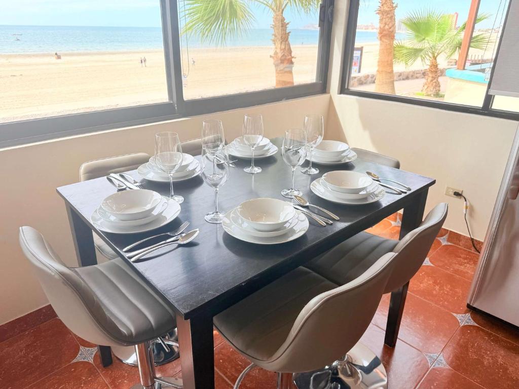 Las Gaviotas 2BR 2BA Ocean View 1st FL- 413 - 2