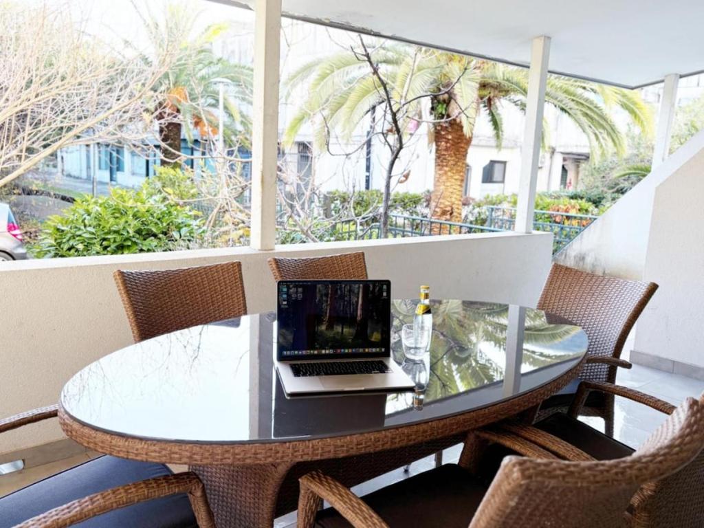Flat in Budva with terrace and private garden - 3