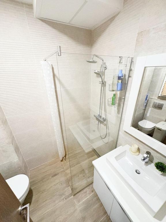 Flat in Budva with terrace and private garden - 5
