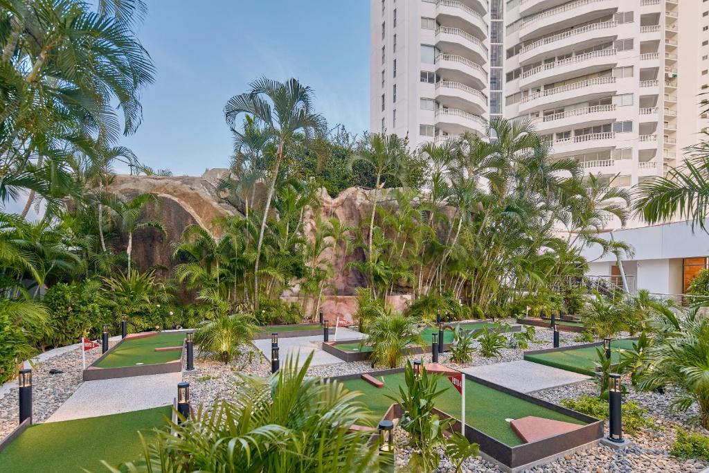 Mini golf course