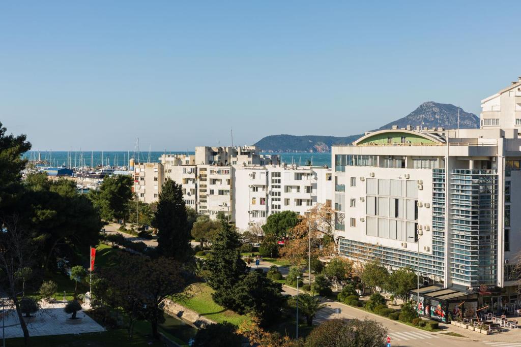 Tramonto City Center Apt with Sea View and Garage - 4