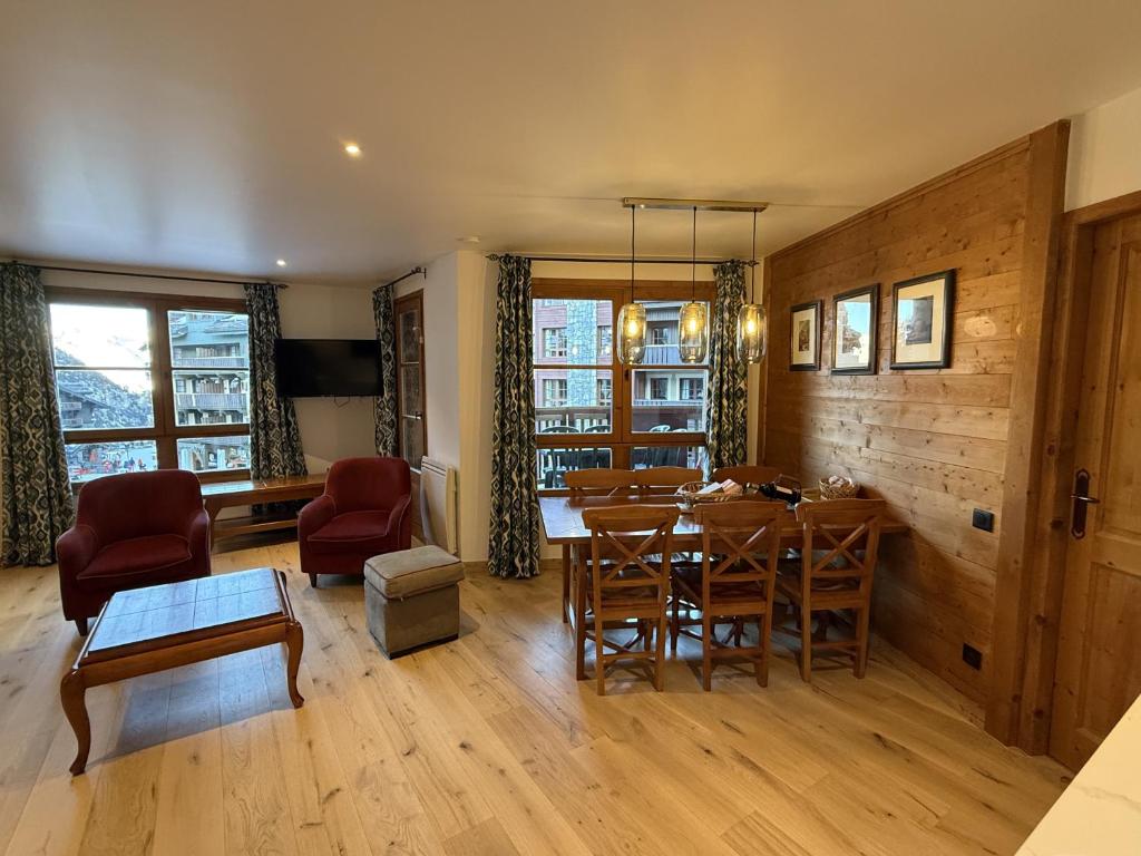 Arc1950 Prince des Cimes six bed, ski-in, ski-out, Saturday check-in-and-out - 3