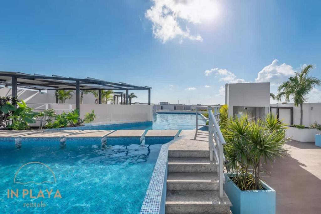 Cozy Room Condo w Rooftop Pool & Gym Access - 2