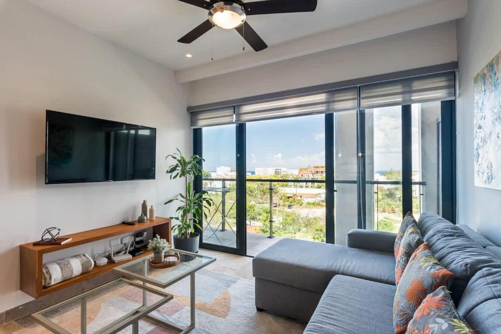 1BR in top location w Ocean View - 3