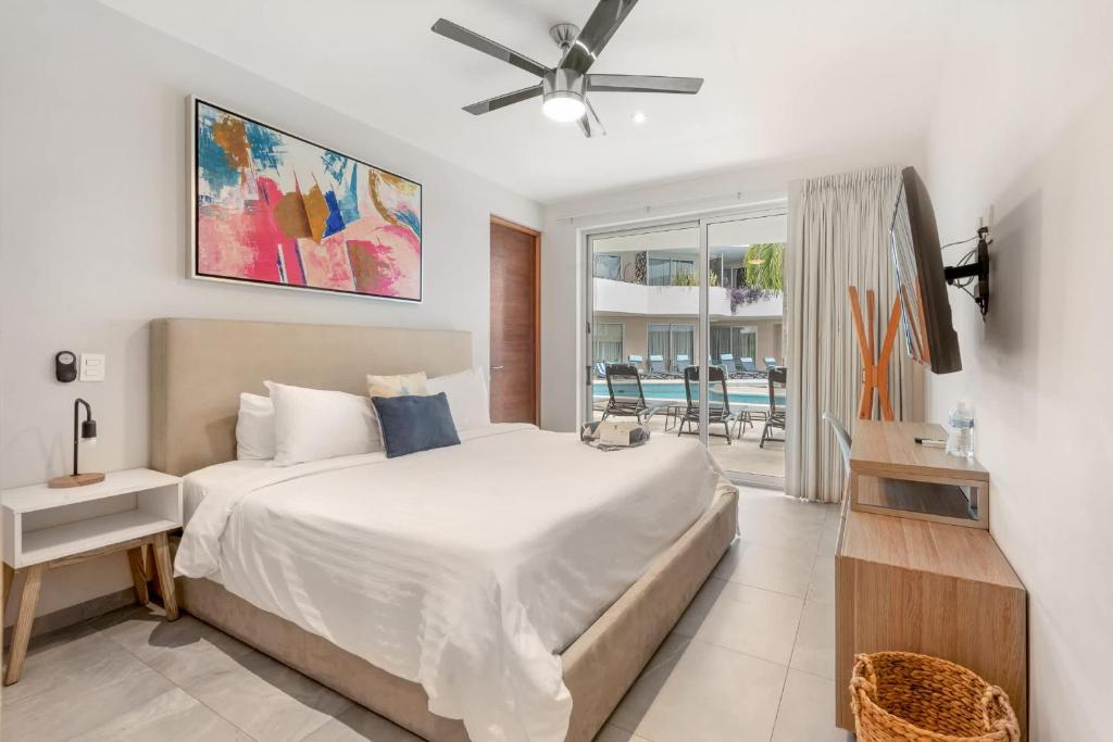Luxury 2BR 2BA, Sauna, Cinema, Rooftop Pool - 5