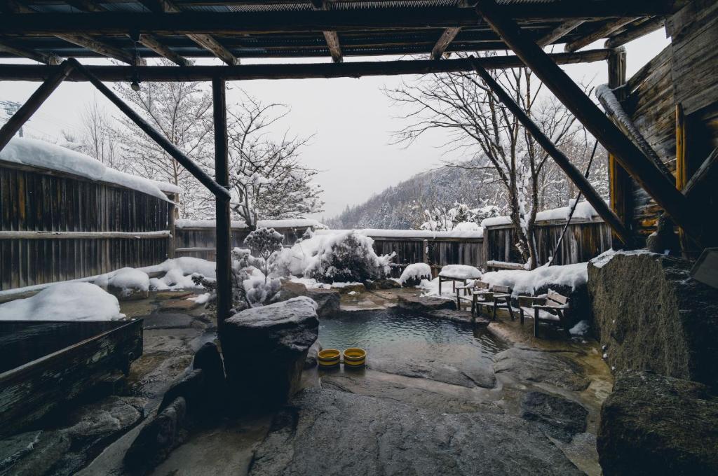 Hot spring bath