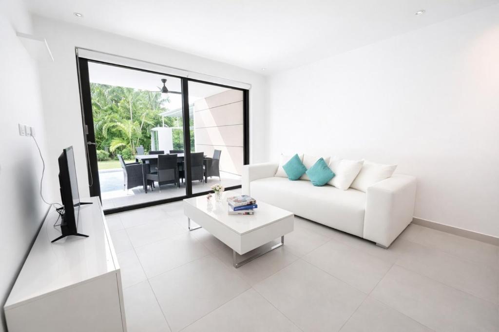 3B Deluxe w/Private Pool near Golf Course - 2