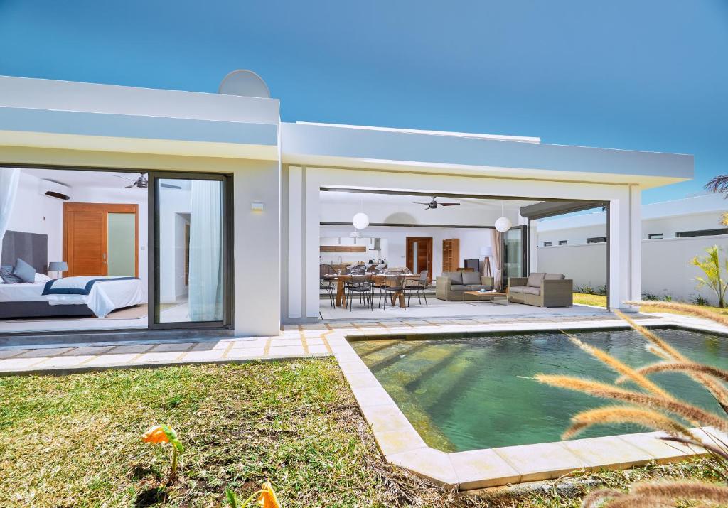 Corail Bleu Private Pool & Garden Villas by LOV photo