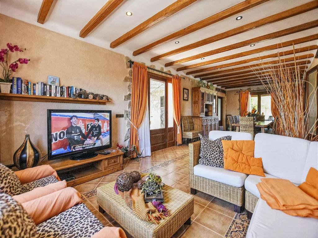 Country House near Alcudia Bay with Pool