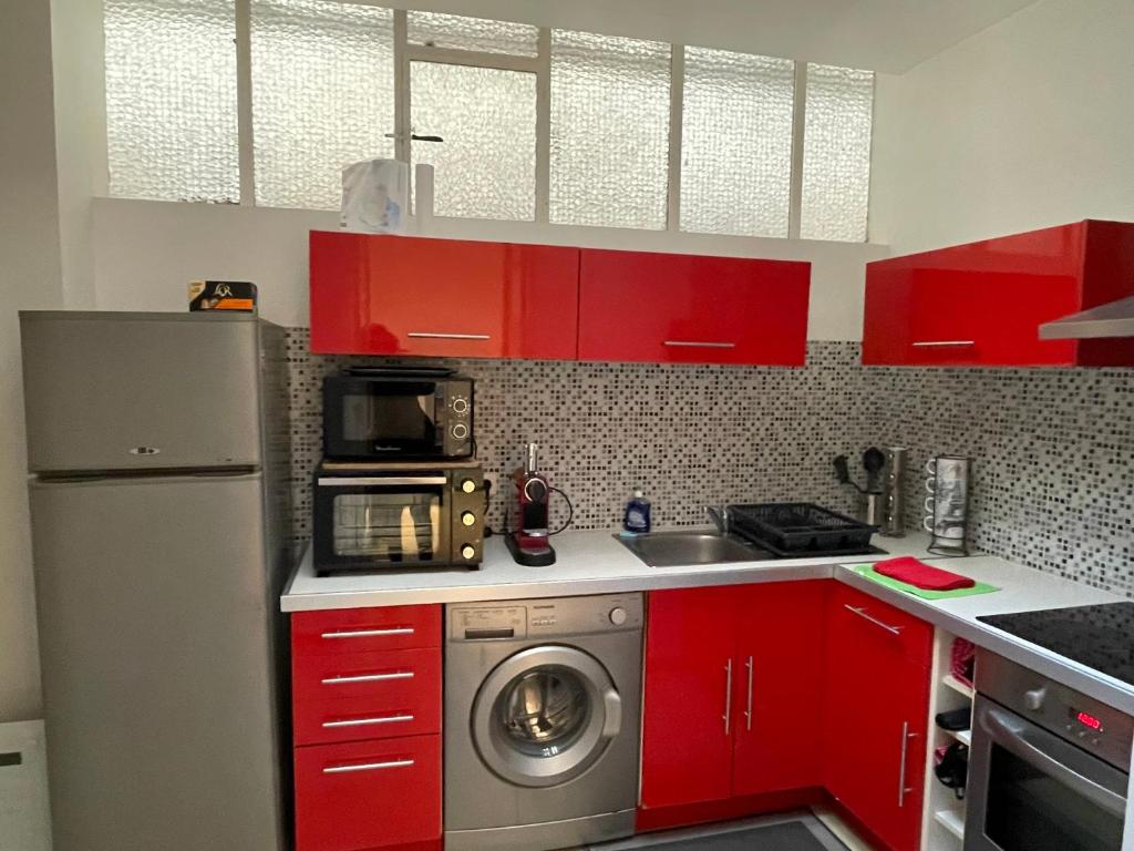 One-Bedroom Apartment near Promenade des Anglais - 4