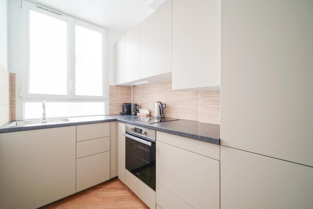 Elegant 4 BR apartment Spacious and decorated - 4