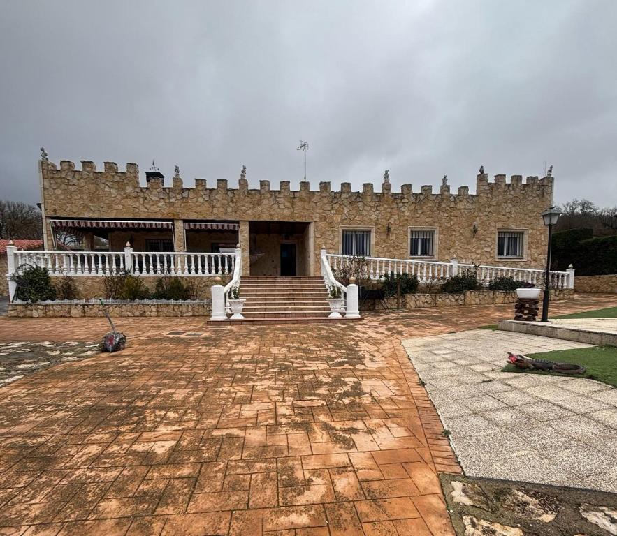 Castillo Valmoral - 1