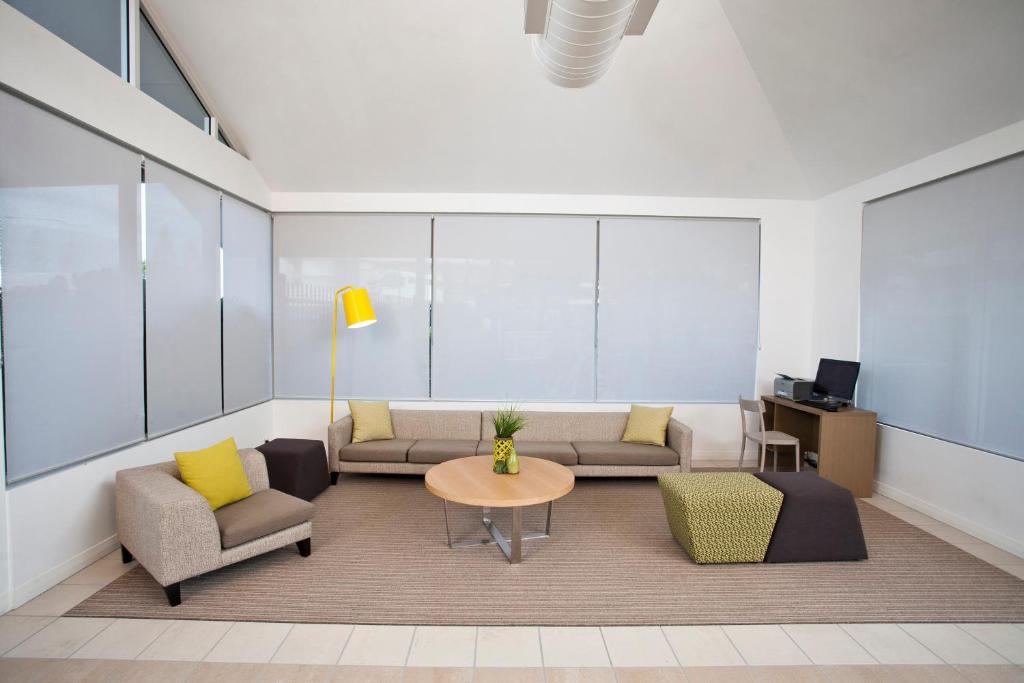 フロント・ロビー