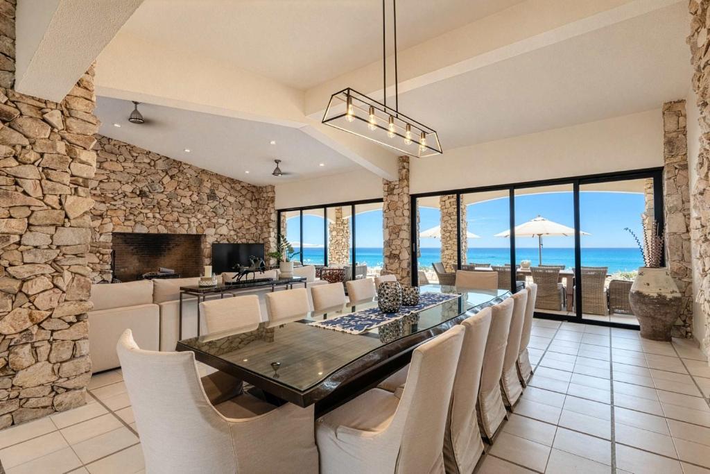 Oceanfront Villa with Pool, Hot Tub, Fireplace & BBQ - 5