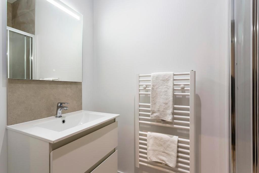Exceptional Apartment - Terrace 2P Oullins - 3