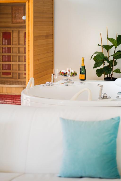 Tiffany & Babylon Luxury Stay - 1
