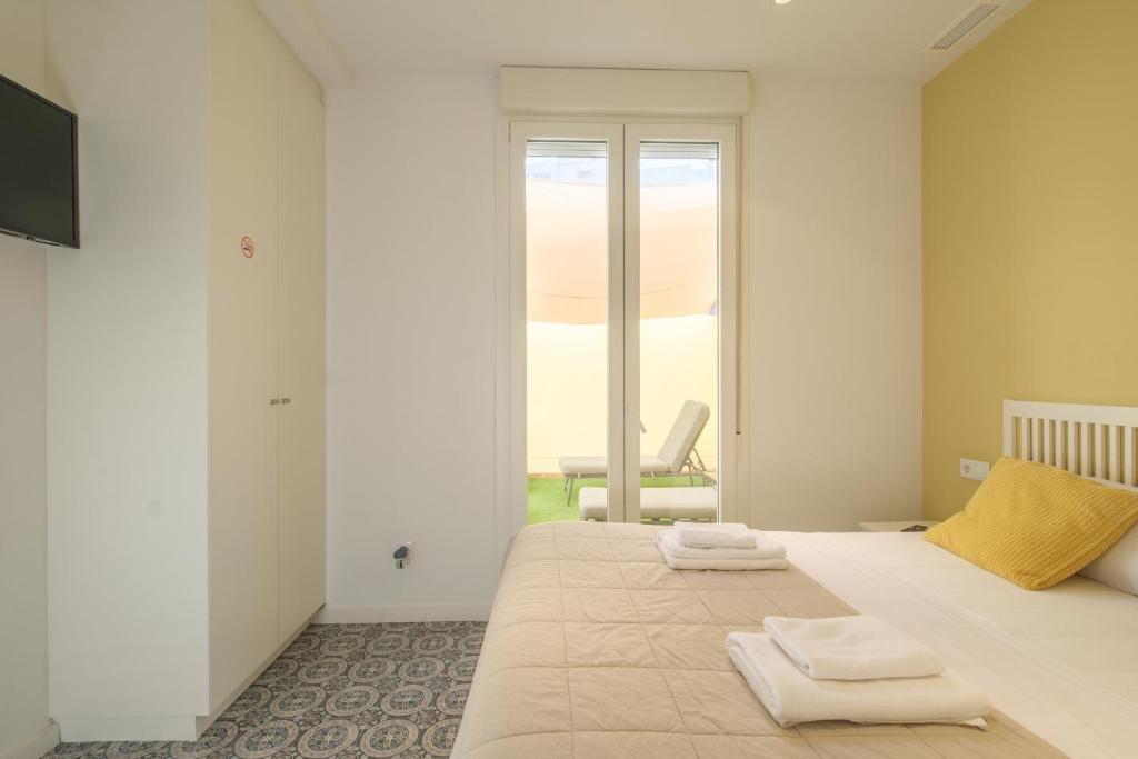 Marvellous Apt with a Large Private Terrace - 2