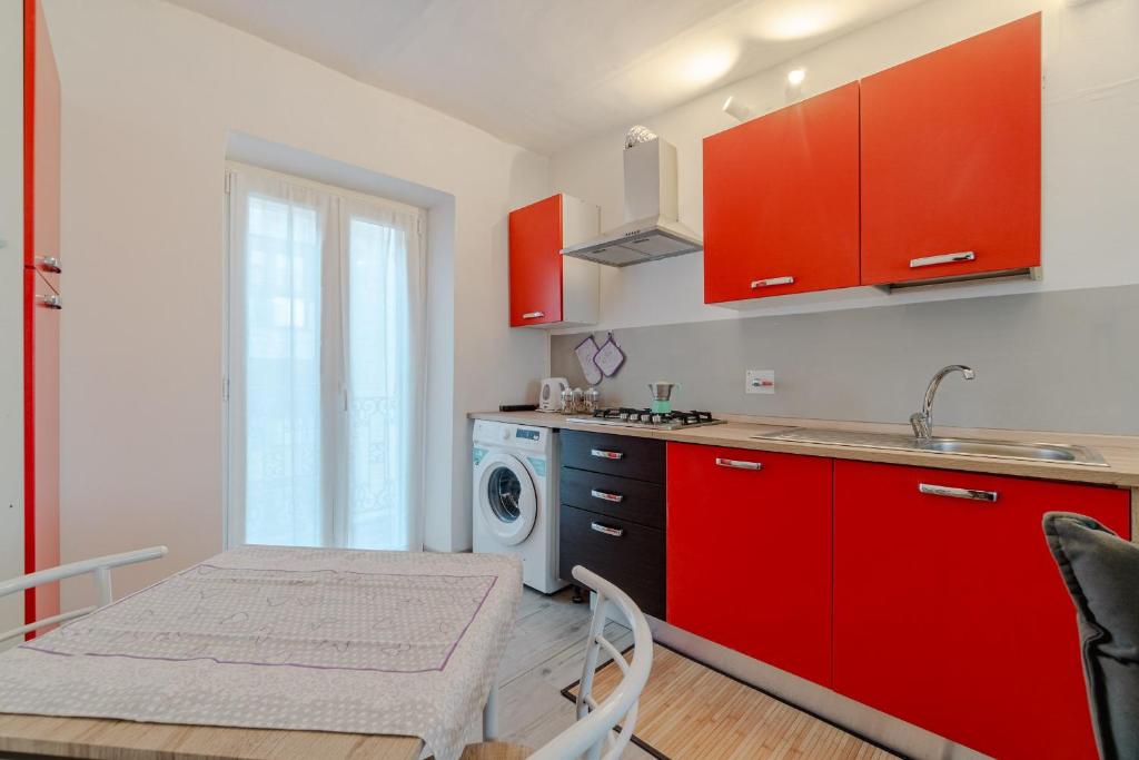 GuestHost - The Booklover Apartment - 5