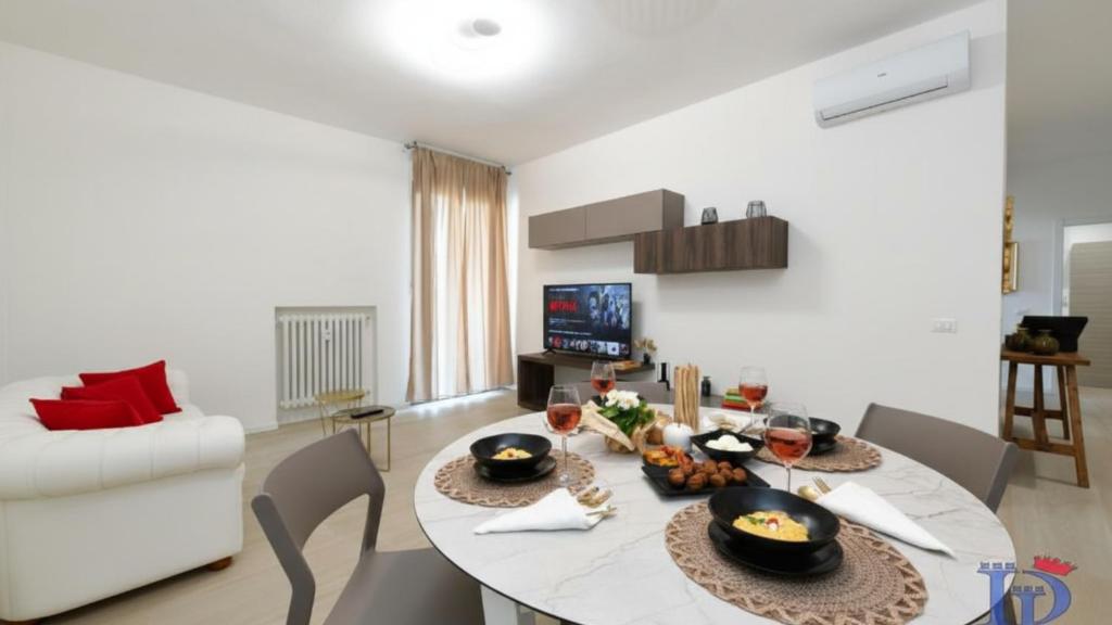 Elegance Apartment DesenzanoLoft Official Partner Homes & Villas by Marriott Bonvoy - 5