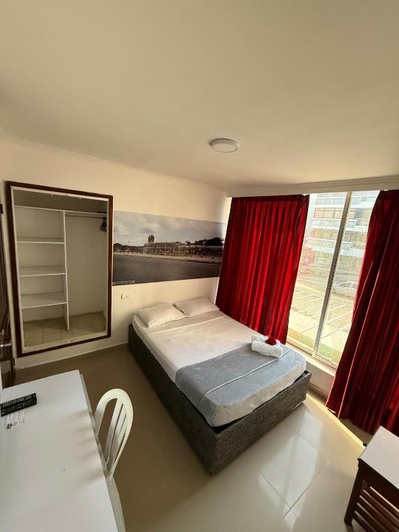 Hotel Toledo FL - 3