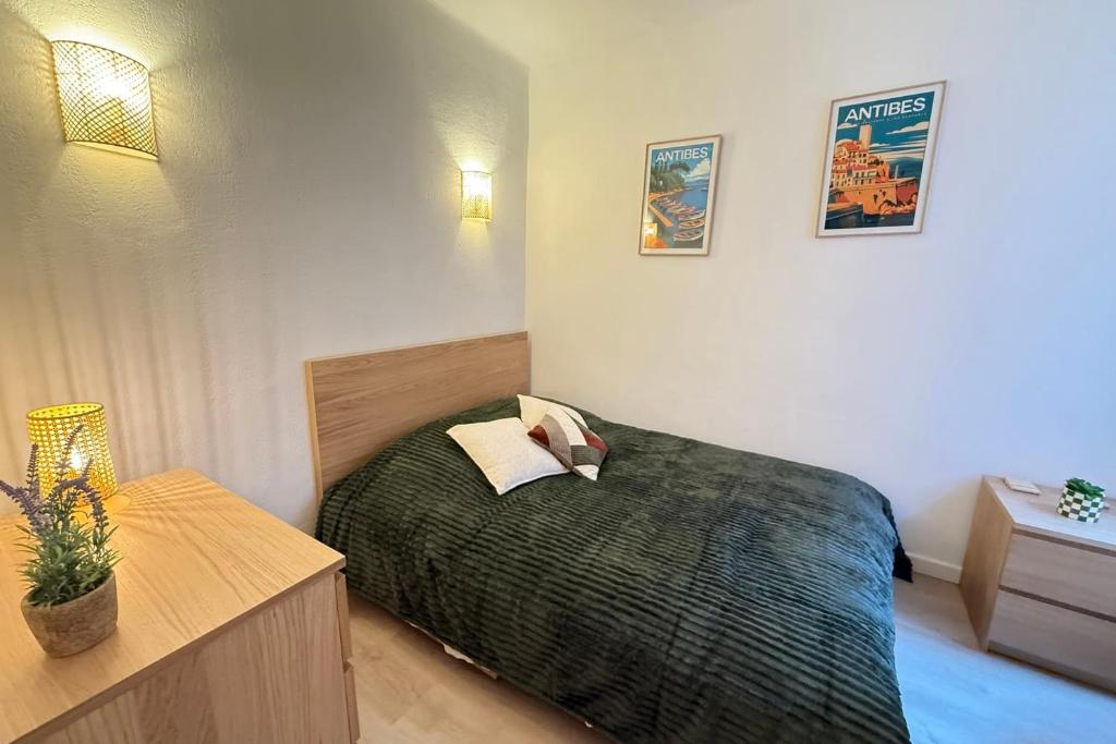 T2 rénové Charme & calme au cœur du Vieil Antibes - 2