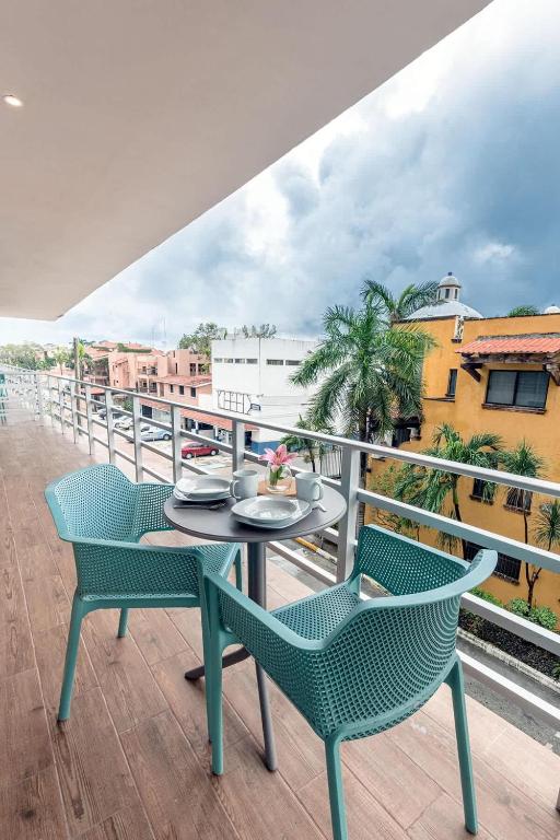 Central Beach Haven Sleeps 16 - 1