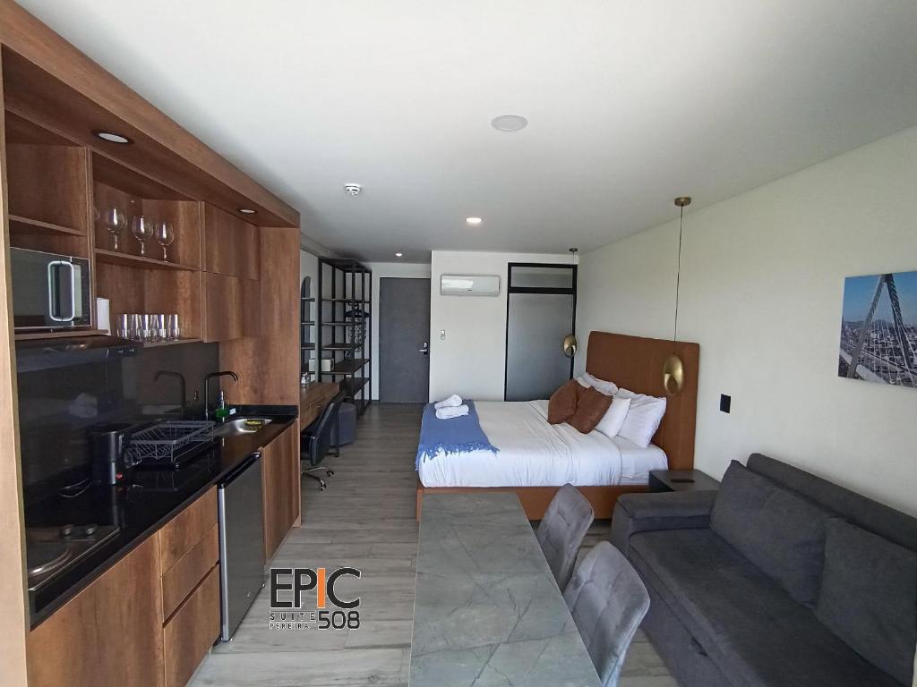 Epic Suite 508 Deluxe Airport - 1
