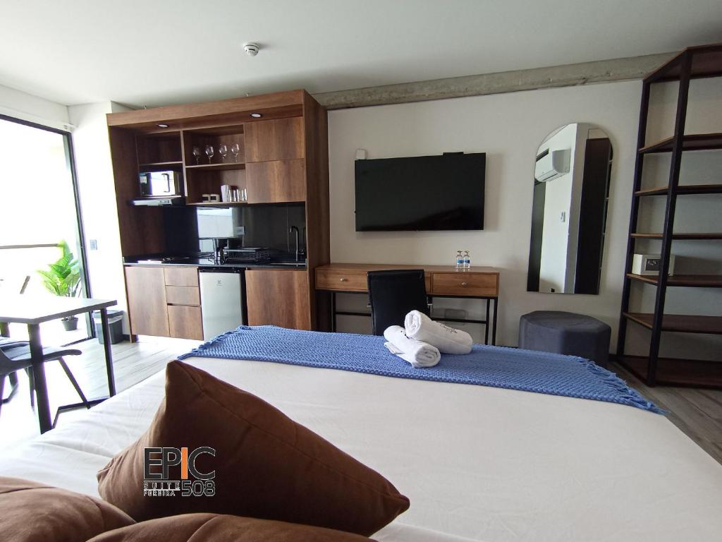 Epic Suite 508 Deluxe Airport - 5