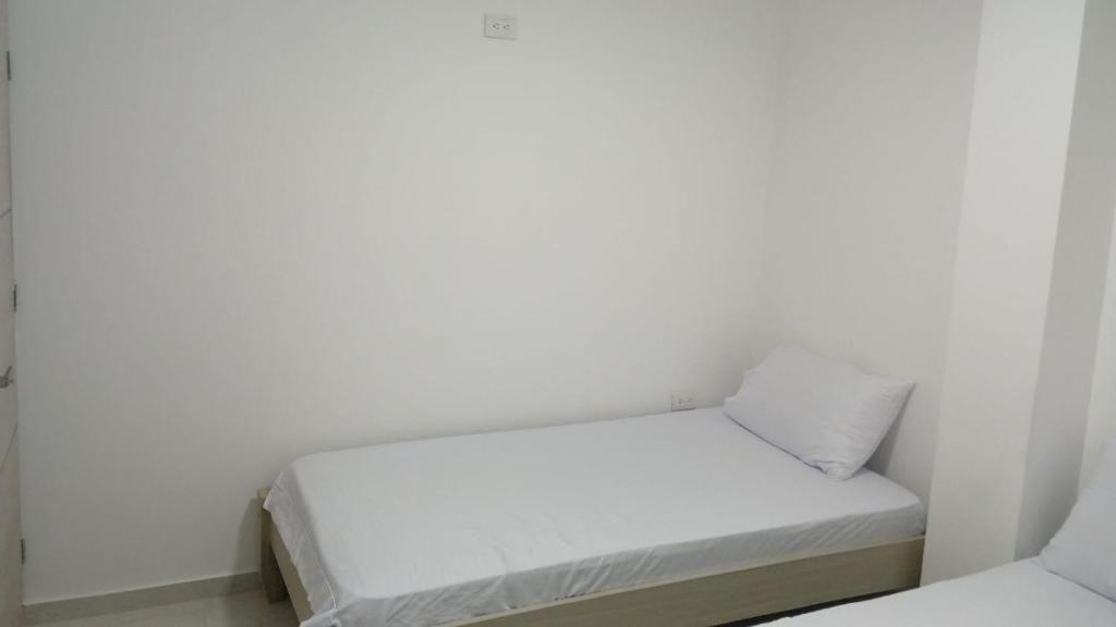 Hostal La Marina - 2