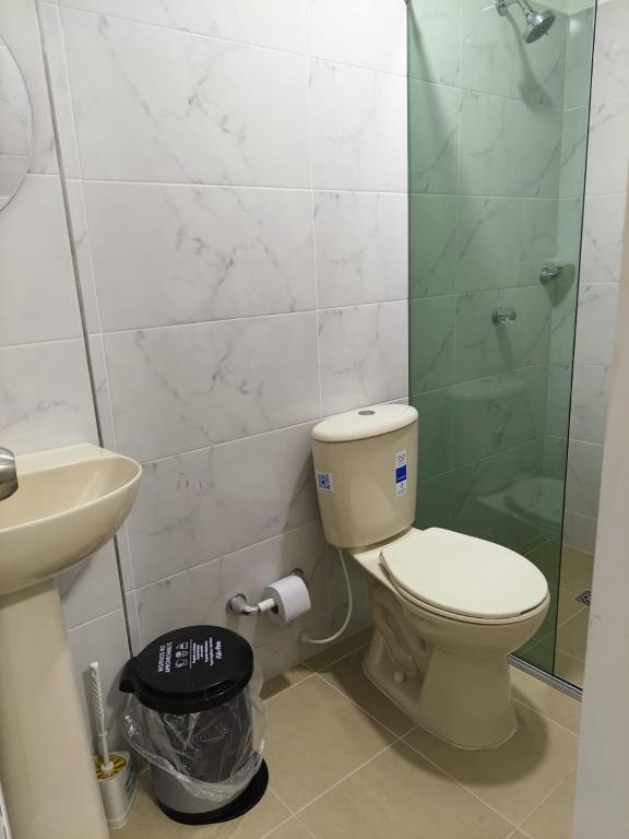 Hostal La Marina - 3