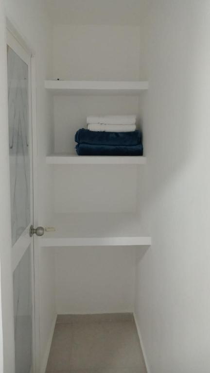 Hostal La Marina - 4