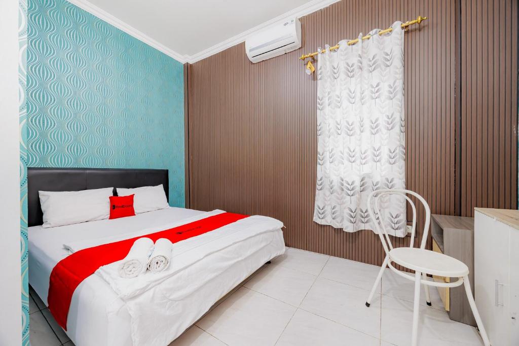 RedDoorz near Jalan Adi Sucipto Solo 客室