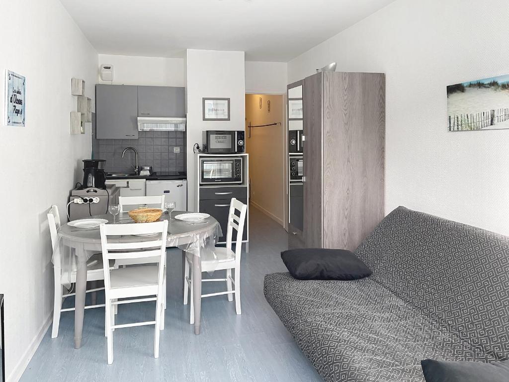 Studio rénové avec balcon à 100m de la plage et piscine - 4 personnes - Les Sables-d'Olonne - FR-1-331-204 - 1