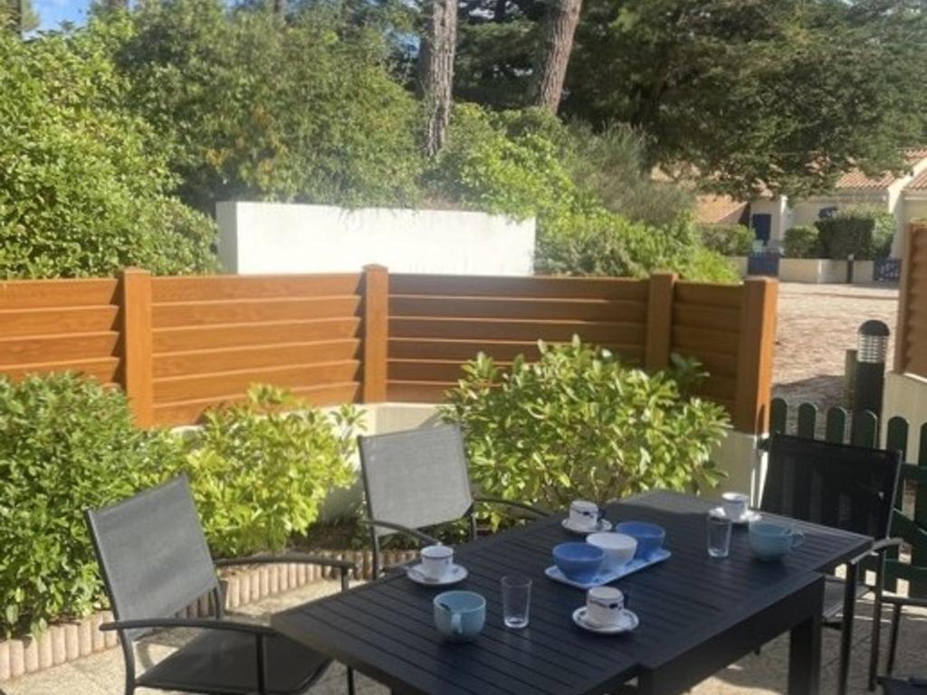 Maison accueillante à Saint Jean de Monts avec piscine collective - FR-1-323-553 - 1
