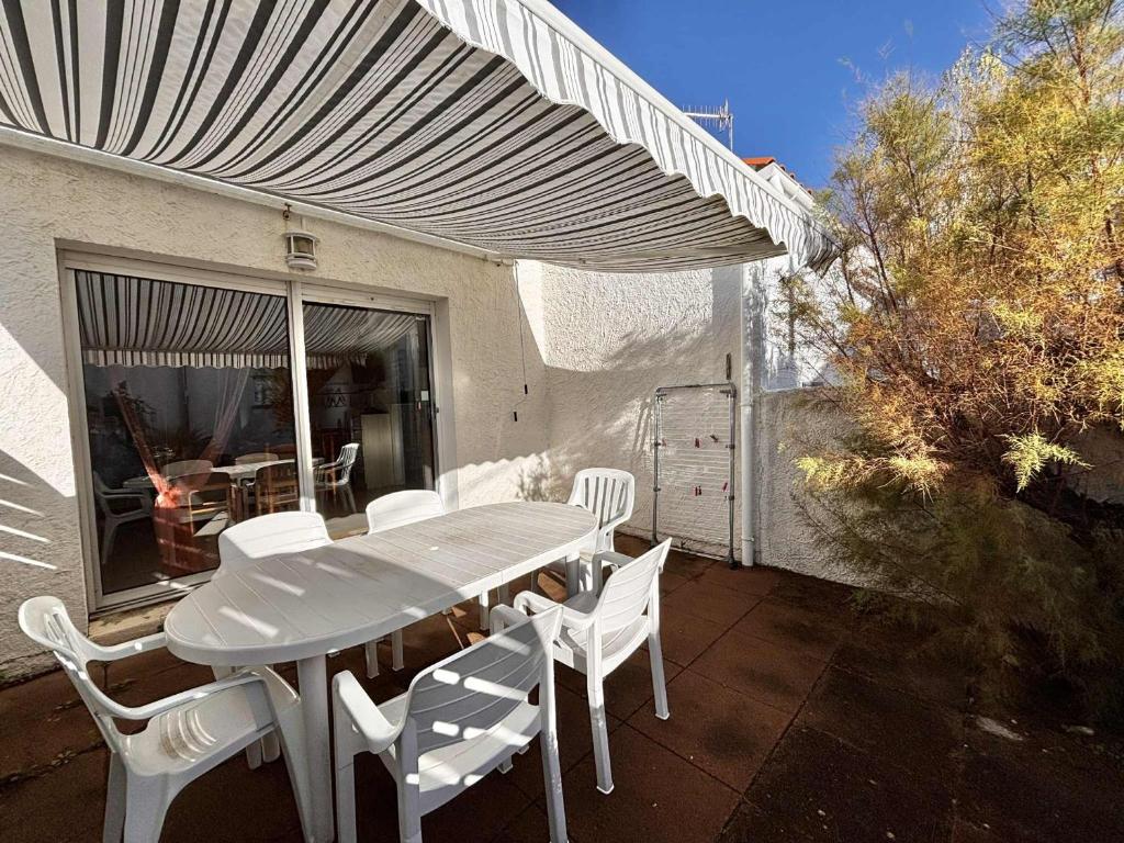 Pavillon pour 4 à 150m de la plage et 500m du centre de La Tranche-sur-Mer, avec terrasse et garage - FR-1-194-375 - 4