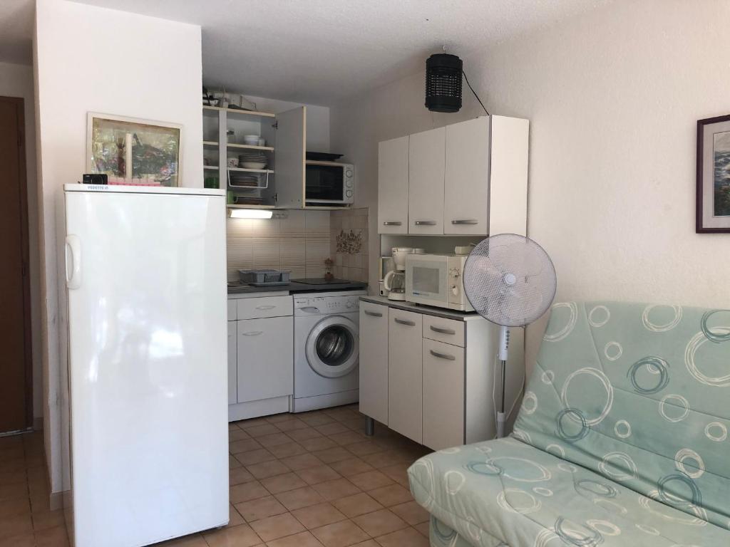 Location T2 Gruissan : Piscine, Parking, Clim, Proche Plage - Idéal Famille - FR-1-796-1 - 3