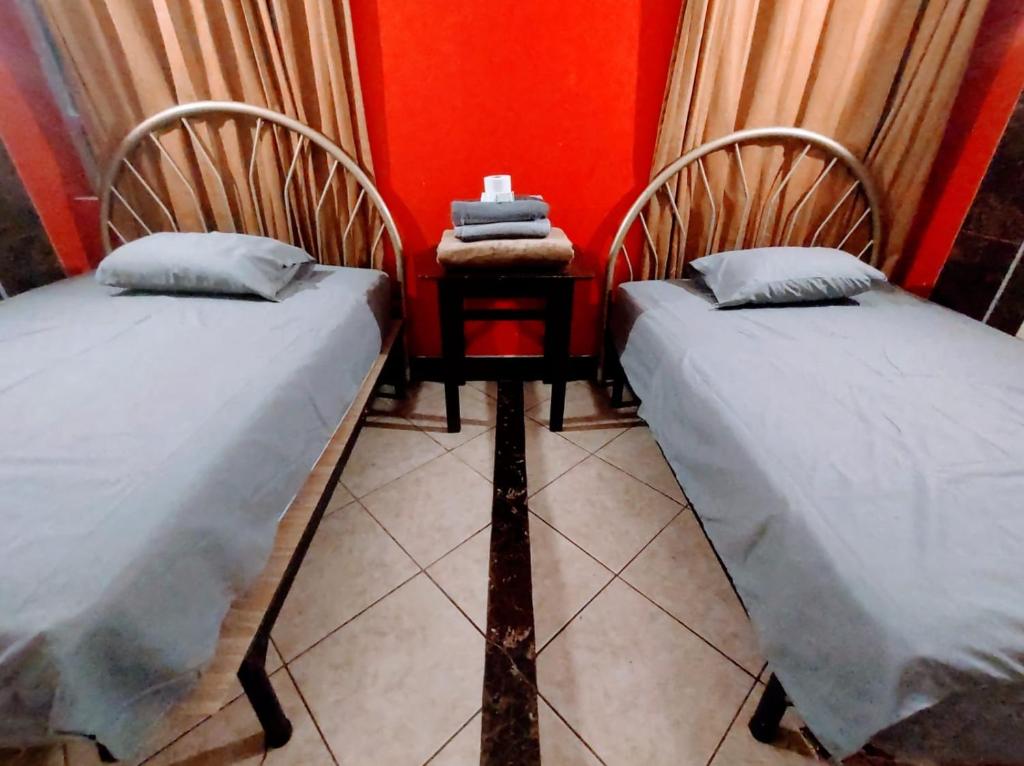 Hospedaje ANDRES & COCHERA - 5