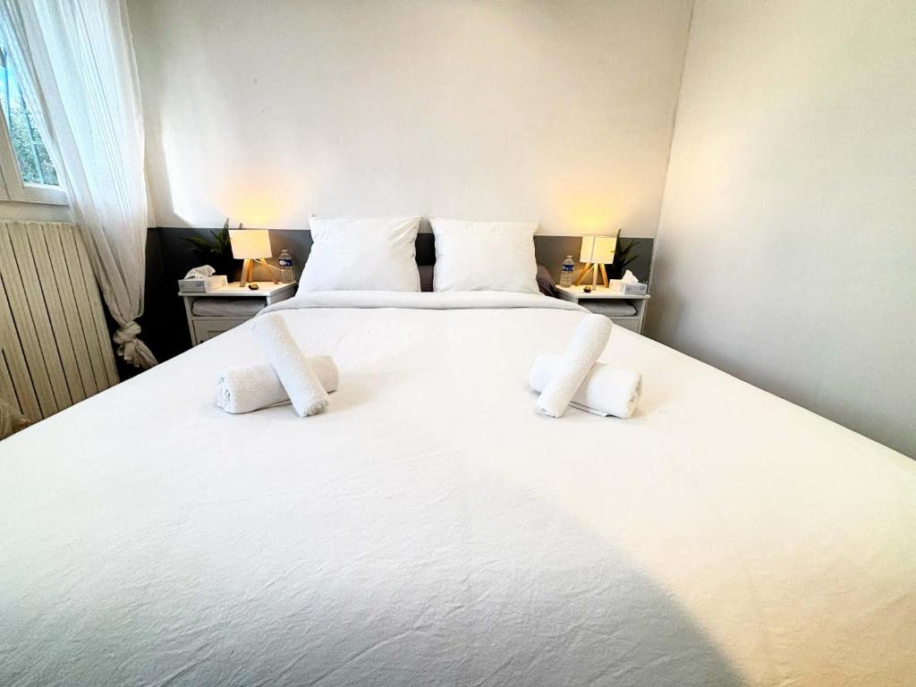 Chambre premium Parking & TV - Tram L3 - WIFI - 3