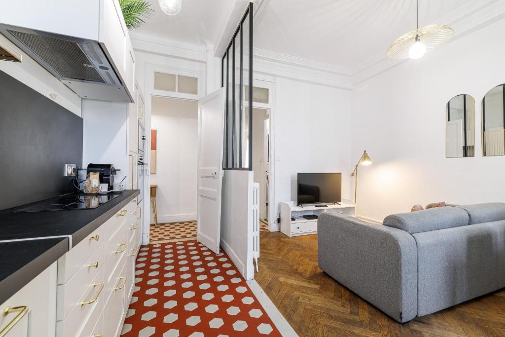 Large 2 Bdr City Center close to Train Station - 2