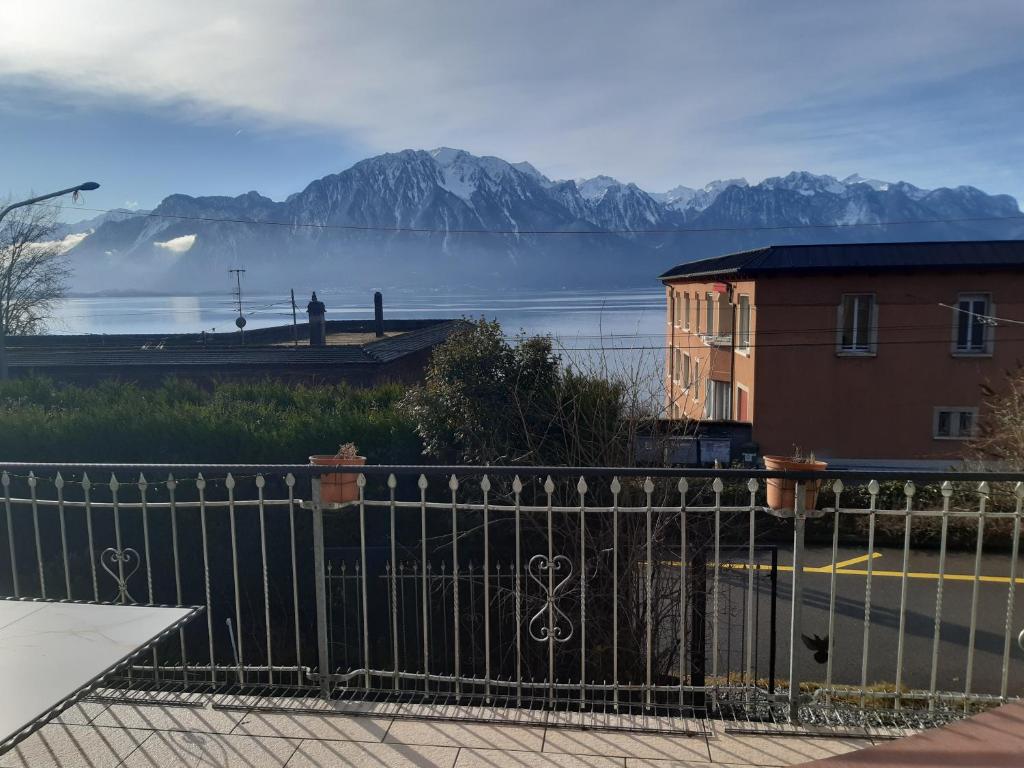 Appartamento fronte lago panoramico - 1