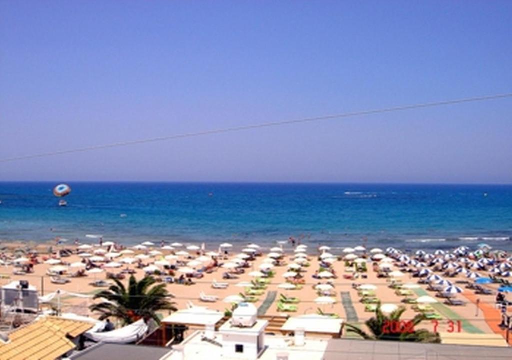 Smaragdine Beach Hotel — Beach in Stalida