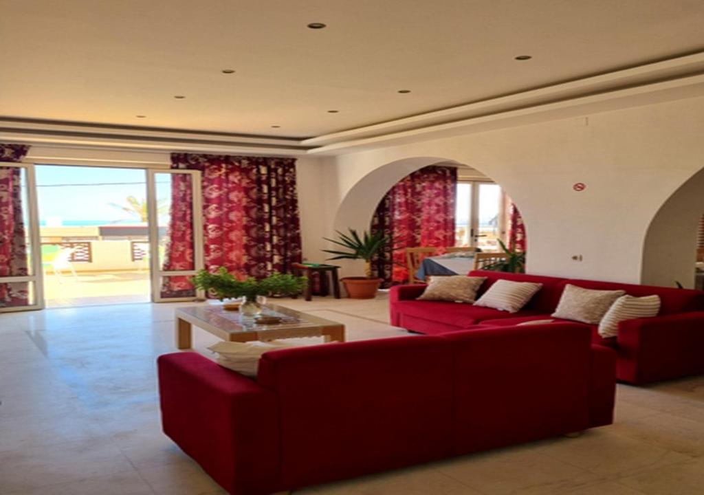 Smaragdine Beach Hotel — Hotel rooms in Stalida