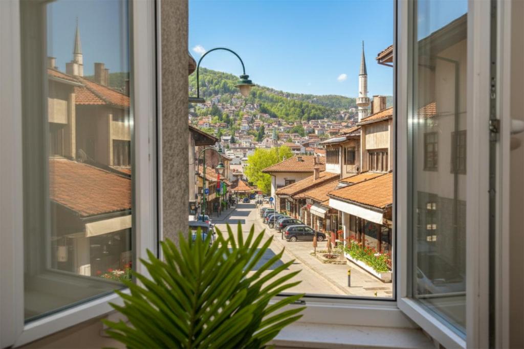 Heritage Apartment in Heart of Old Town - Free Parking - 2