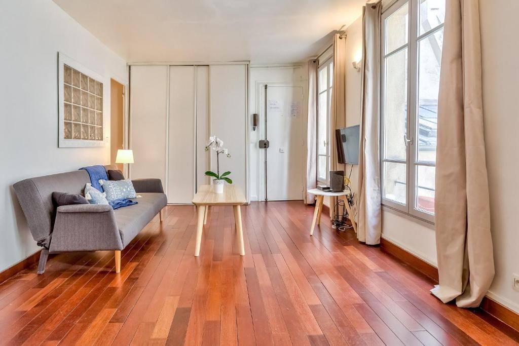 Charming Parisian Retreat in the Heart of the City - 2