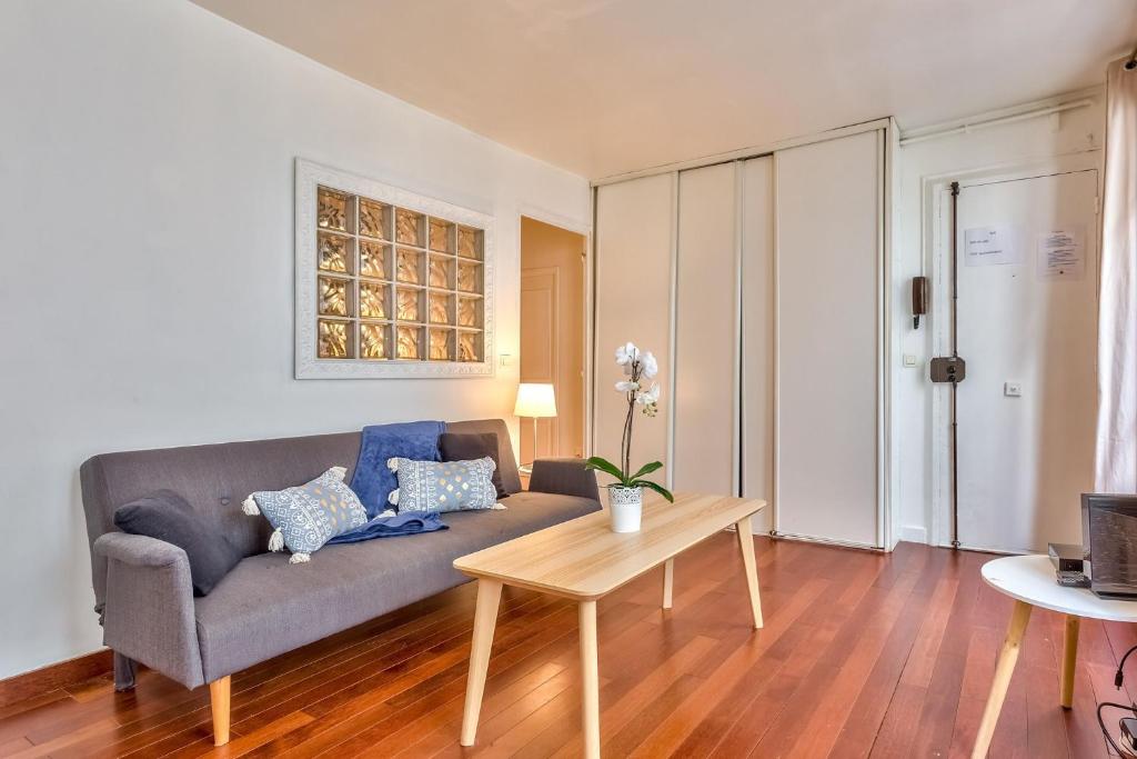 Charming Parisian Retreat in the Heart of the City - 4